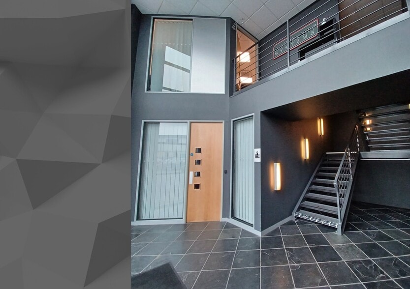 4-4A Broom Rd, Poole for sale - Interior Photo - Image 2 of 19