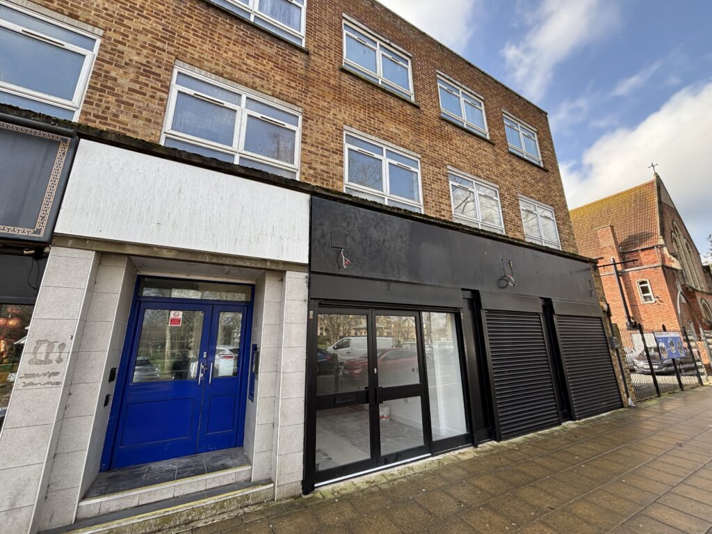 47-51 Leigh Rd, Eastleigh to rent Building Photo- Image 1 of 3