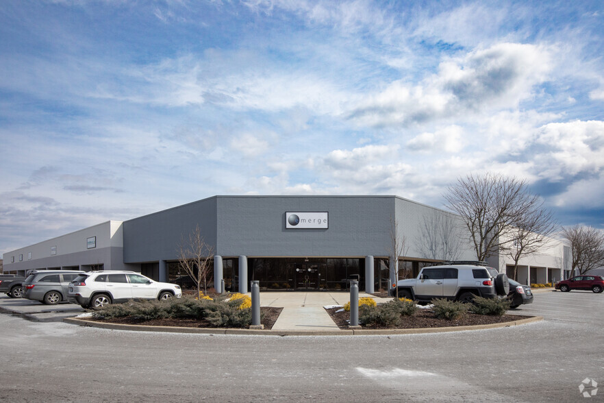 1895 Airport Exchange Blvd, Erlanger, KY for rent - Building Photo - Image 1 of 5