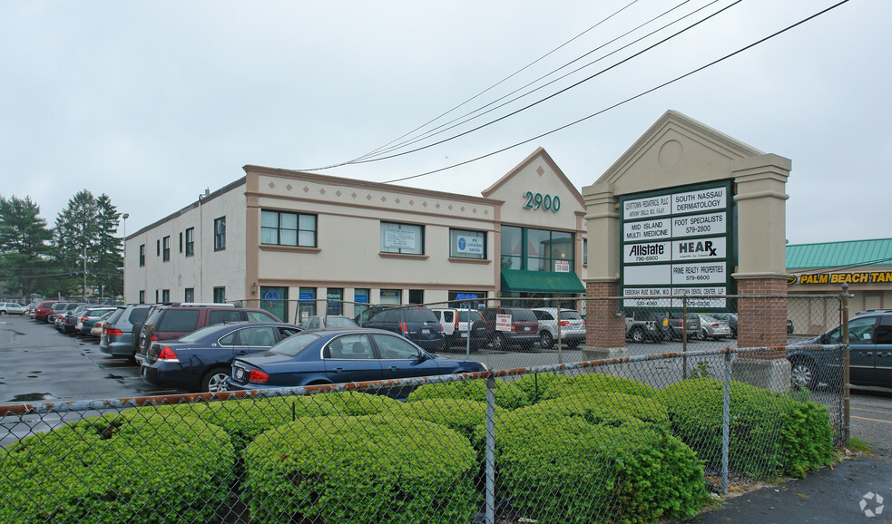 2900 Hempstead Tpke, Levittown, NY for rent - Building Photo - Image 2 of 6