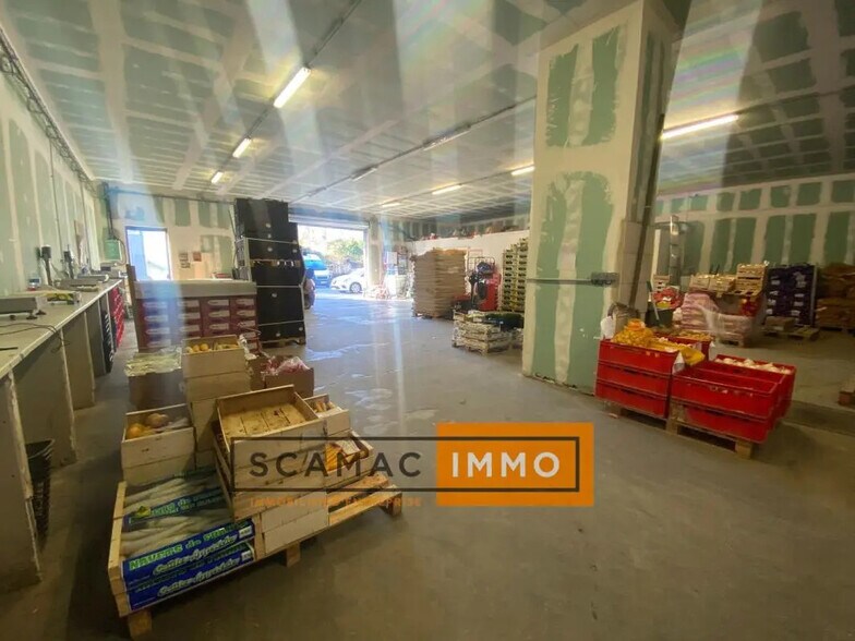 Office in Rousset to rent - Building Photo - Image 3 of 4