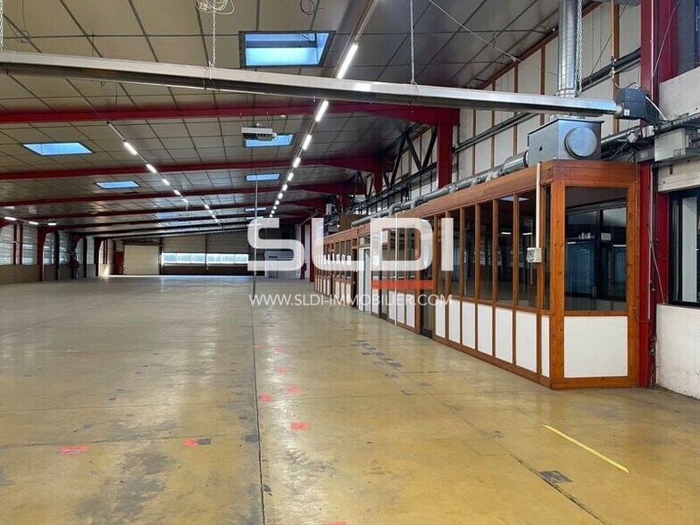 Light Industrial in Rillieux-la-Pape to rent - Interior Photo - Image 2 of 16