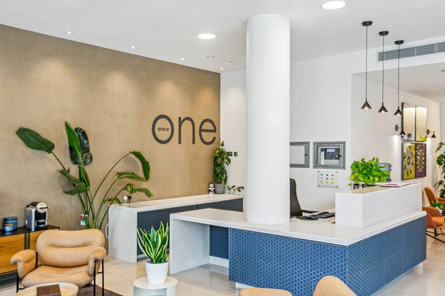 1 Beadon Rd, London to rent - Interior Photo - Image 2 of 5