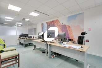 Office in Chessy to rent Interior Photo- Image 1 of 9