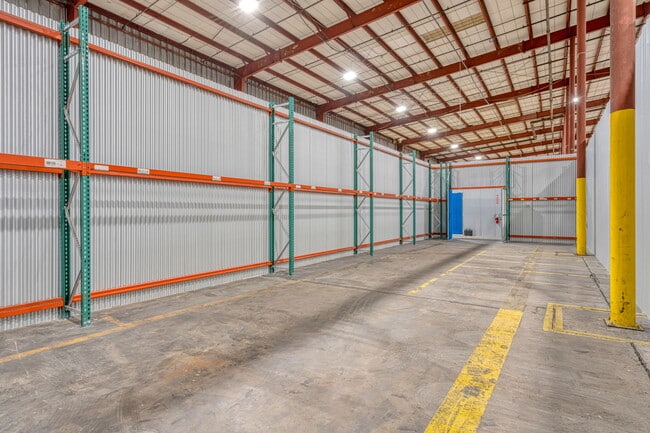 More details for 5806 N 53rd St, Tampa, FL - Industrial for Rent