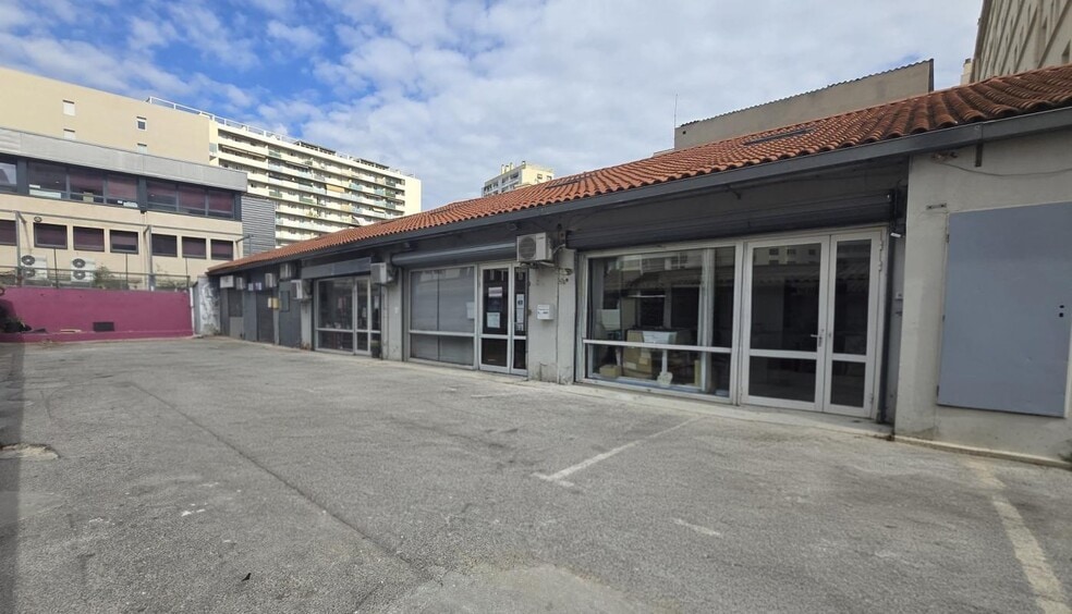 Retail in Toulon for sale - Building Photo - Image 1 of 4