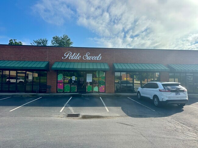 More details for 2726 E Oakland Ave, Johnson City, TN - Office / Retail to Rent