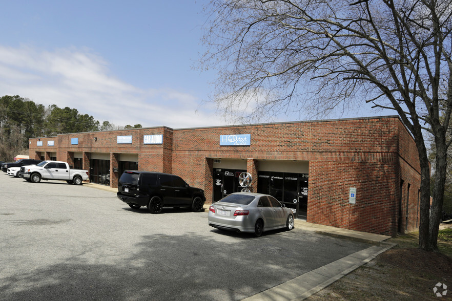 319 E US-70 Hwy, Garner, NC for rent - Building Photo - Image 3 of 8