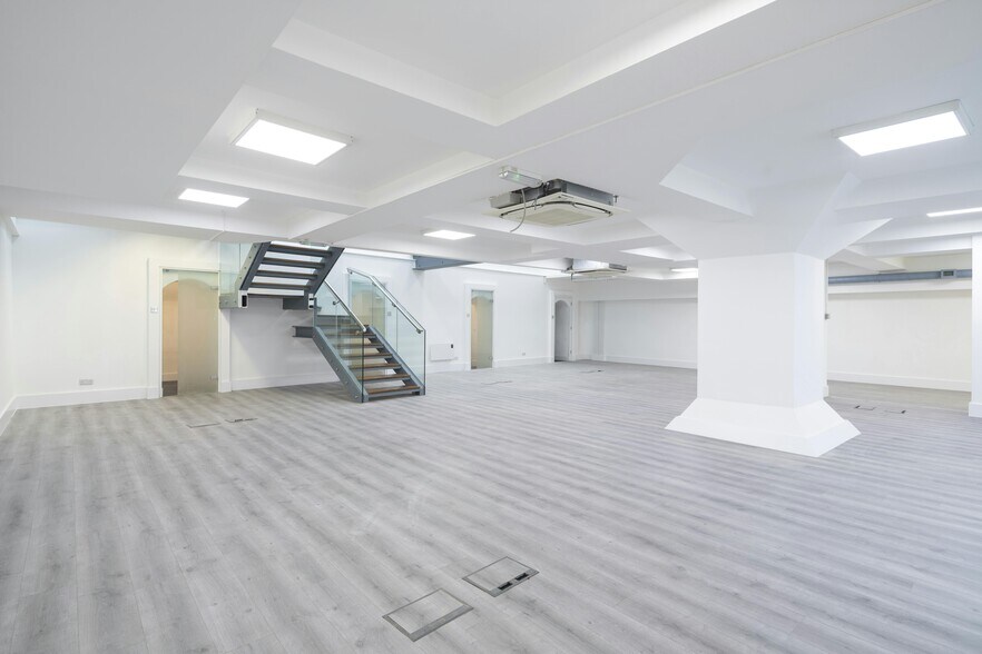 58 Farringdon Rd, London for sale - Building Photo - Image 3 of 14
