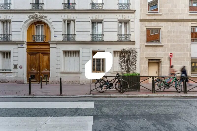 Office in Levallois-Perret to rent - Building Photo - Image 2 of 14