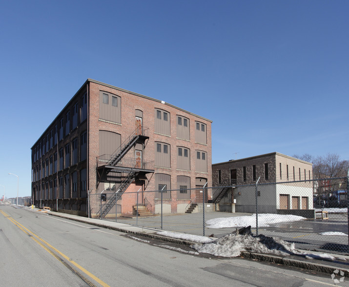 35 Armory St, Worcester, MA for rent - Building Photo - Image 1 of 2