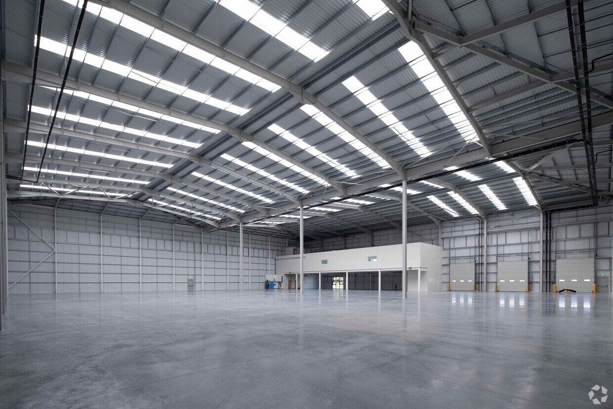 1-3 Test Ln, Southampton to rent Interior Photo- Image 1 of 22