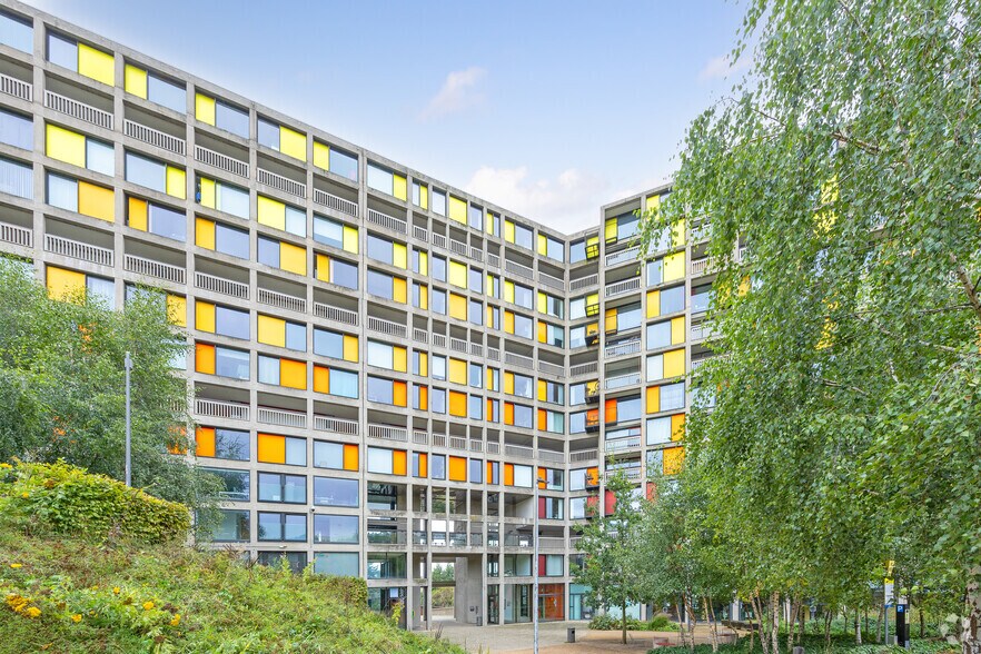 South St, Sheffield to rent - Building Photo - Image 3 of 16