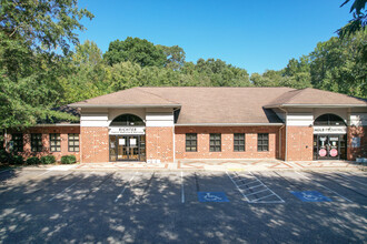 5500 W Friendly Ave, Greensboro, NC for rent Building Photo- Image 1 of 7