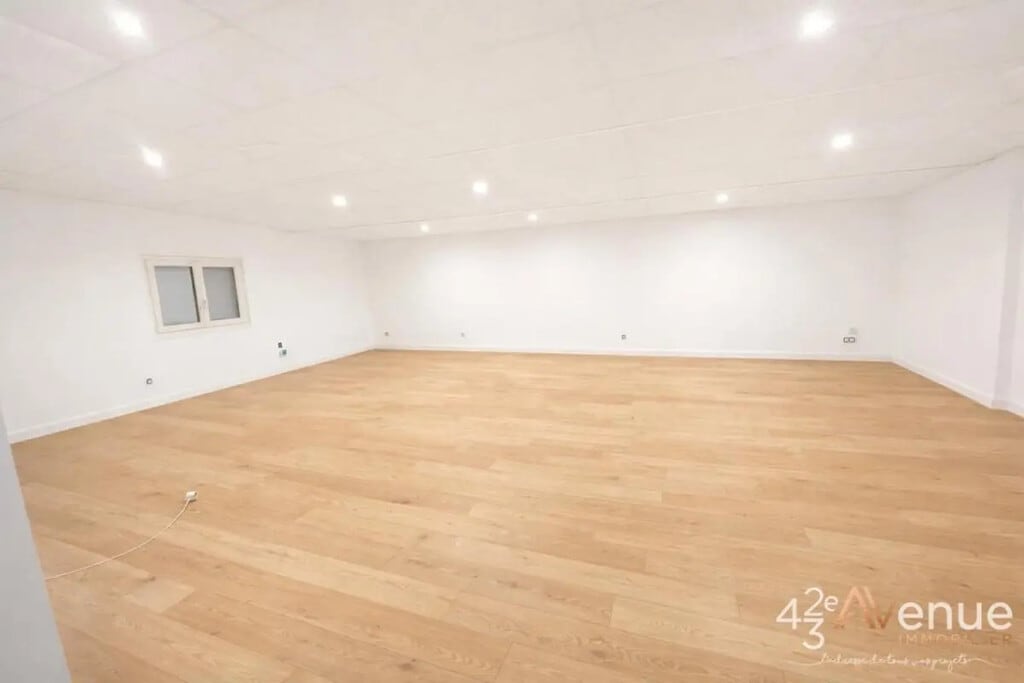 Vente Local d'activités 396 m² - Photo 1