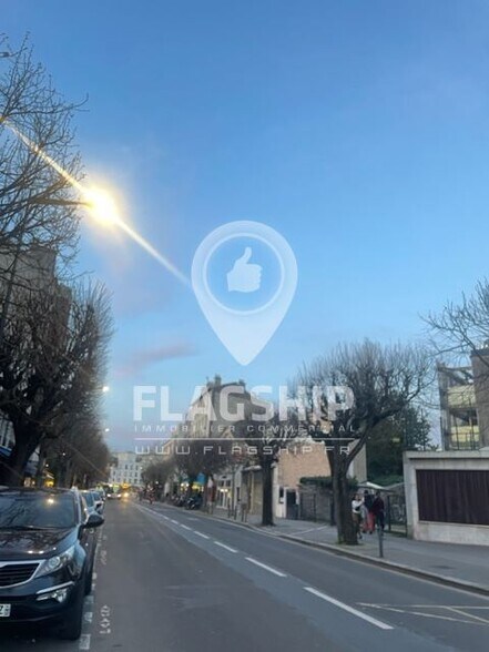 Retail in Montreuil to rent - Aerial - Image 1 of 2