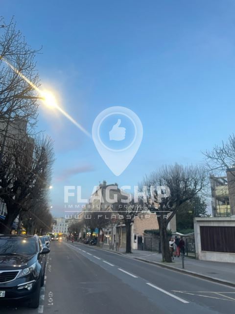 Retail in Montreuil to rent Aerial- Image 1 of 3