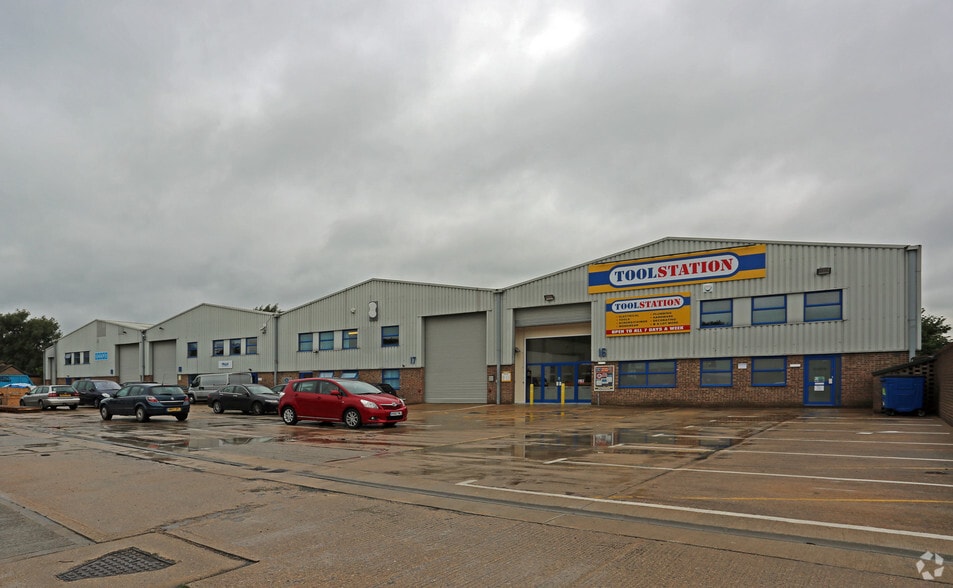 Avenue One, Witney OX28 4XZ