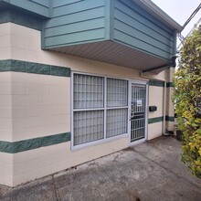 1975 Boxwood Rd, Nanaimo, BC for rent Building Photo- Image 1 of 11