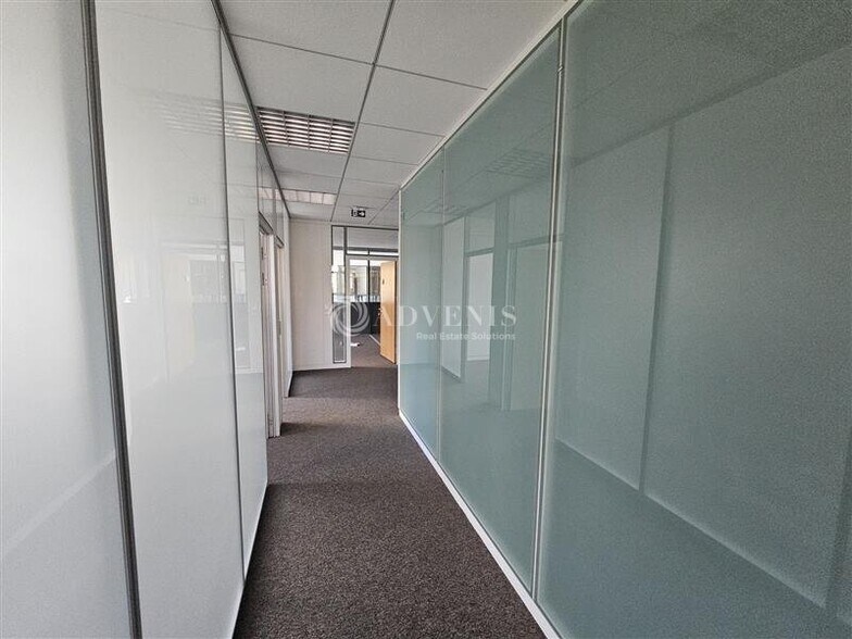 Office in Rosny-sous-Bois to rent - Interior Photo - Image 2 of 12