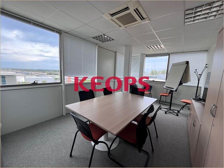 24 Avenue Georges Pompidou, Balma to rent - Interior Photo - Image 2 of 17