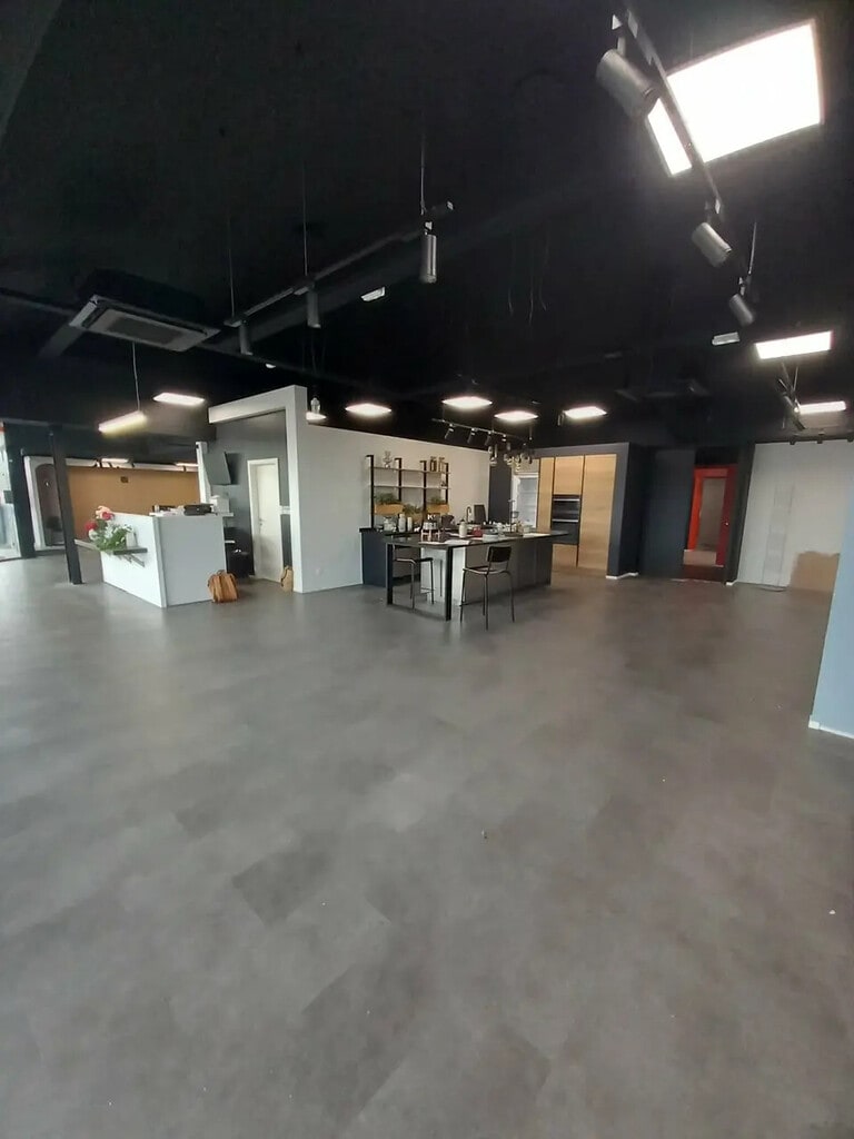 Location Commerce 480 m² - Photo 1