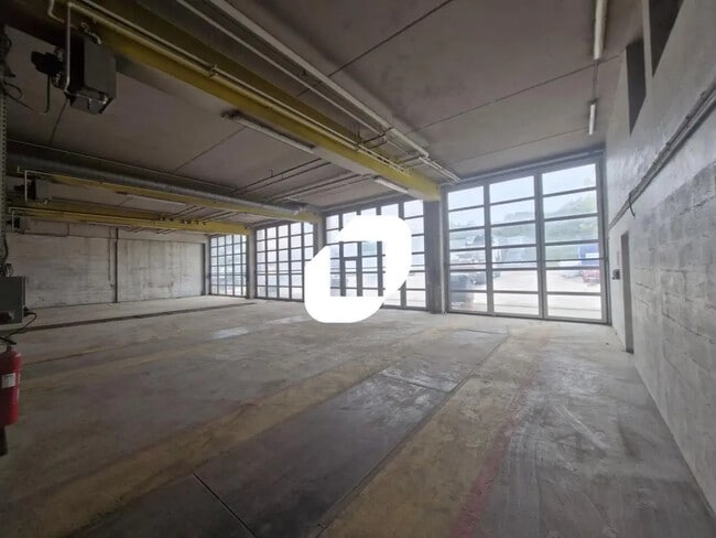 Location Local d'activités 655 m²