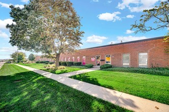 2425-2435 Devon Ave, Elk Grove Village, IL for rent Building Photo- Image 1 of 5