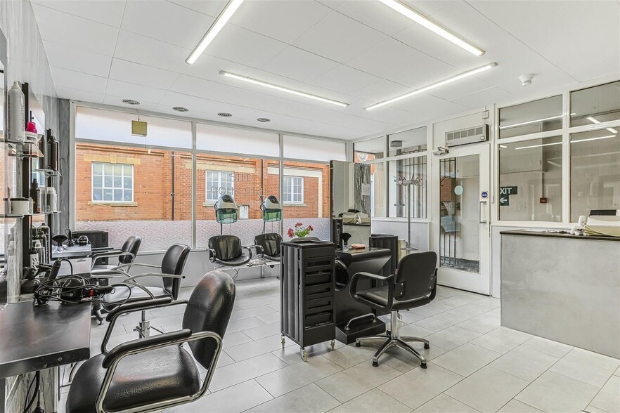 7 Ditton St, Ilminster for sale - Interior Photo - Image 2 of 4