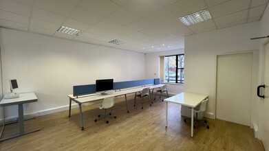 Modwen Rd, Salford for rent Interior Photo- Image 2 of 5