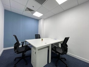 1 High St, Watlington to rent Interior Photo- Image 2 of 13