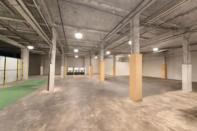 Industrial in Paris to rent - Interior Photo - Image 3 of 6
