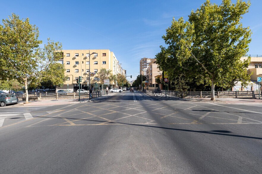 Retail in Granada for sale - Building Photo - Image 3 of 22