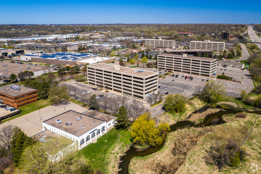 7505 Metro Blvd, Edina, MN for rent - Building Photo - Image 2 of 13