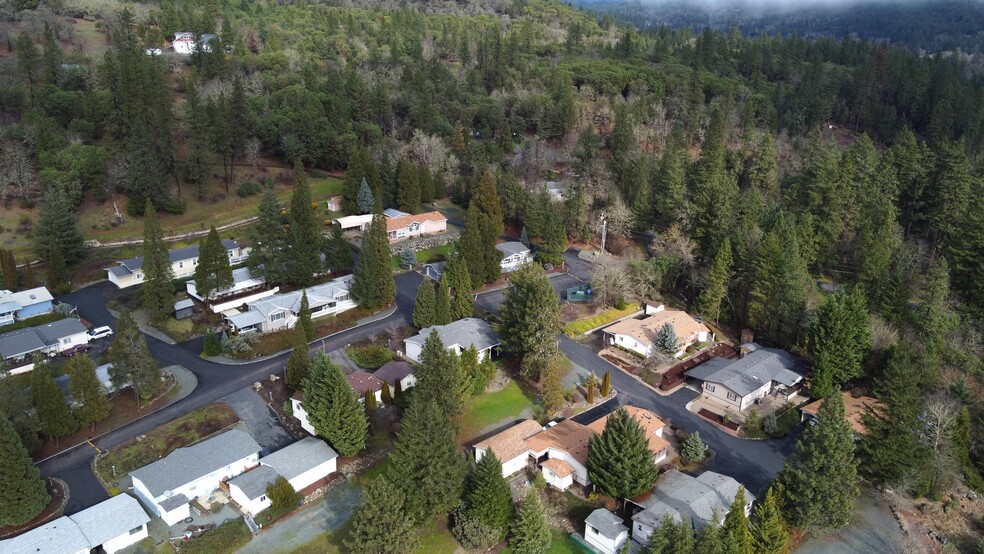 5648 Foothill Blvd, Grants Pass, OR for sale - Aerial - Image 3 of 4