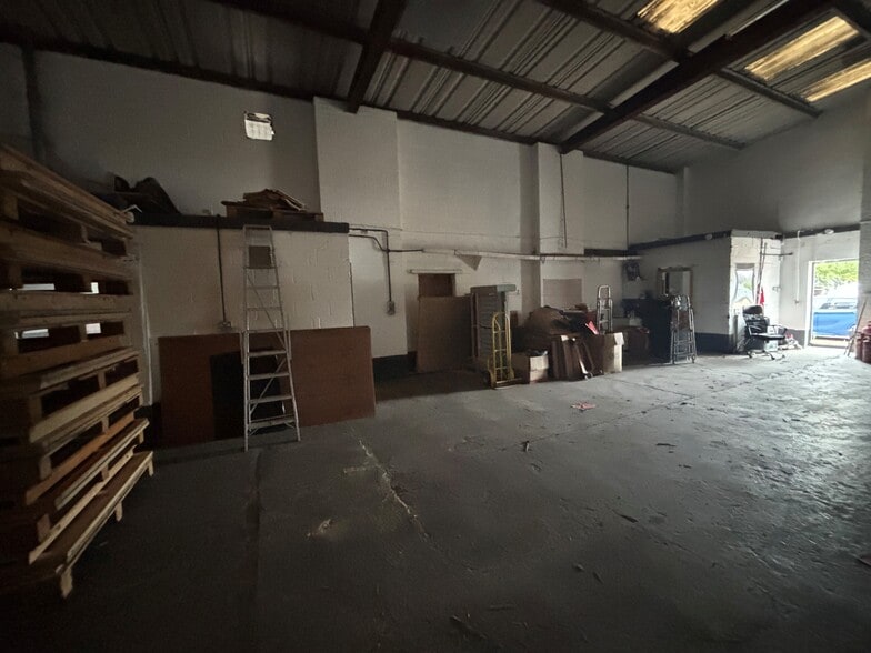 102 College St, Kempston to rent - Building Photo - Image 3 of 6