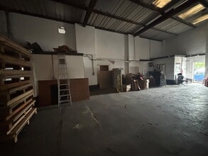 102 College St, Kempston to rent Building Photo- Image 1 of 3