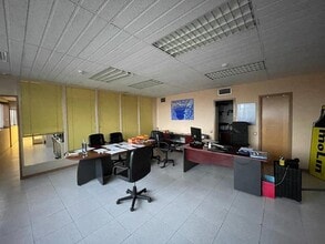Office in Cornellà de Llobregat, Barcelona to rent Interior Photo- Image 1 of 6