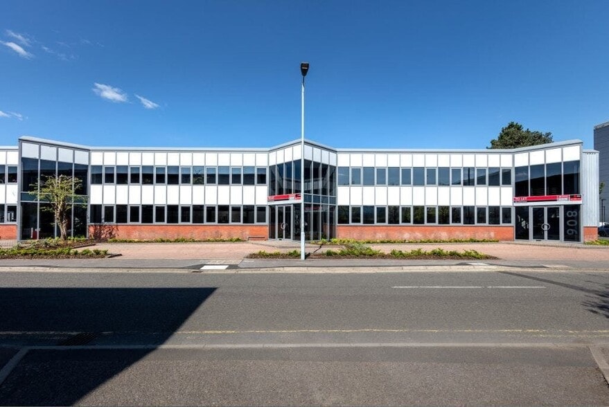 804-806 Oxford Ave, Slough to rent - Building Photo - Image 1 of 12