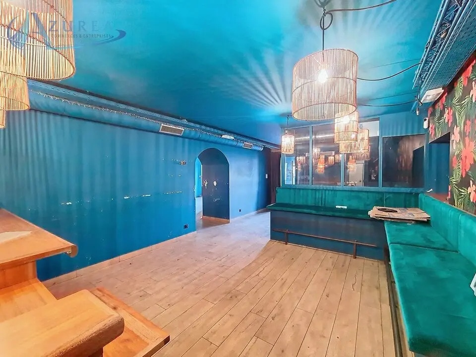 Location Commerce 170 m² - Photo 1