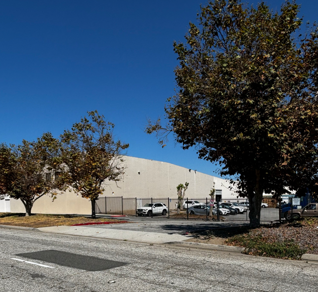 399 W Artesia Blvd, Compton, CA for rent - Building Photo - Image 2 of 4