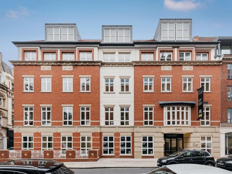 1 St James Sq, Manchester to rent - Building Photo - Image 2 of 30