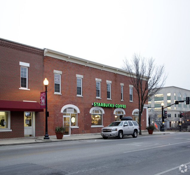 101 E Front St, Wheaton, IL for rent - Building Photo - Image 2 of 3