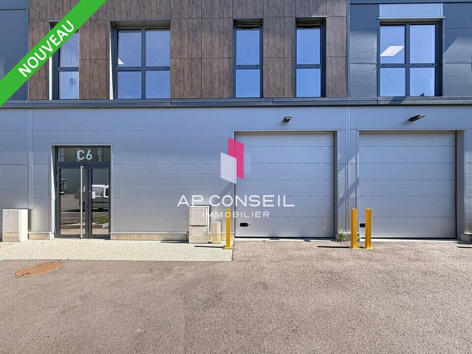 Light Industrial in Morainvilliers for sale Building Photo- Image 1 of 9
