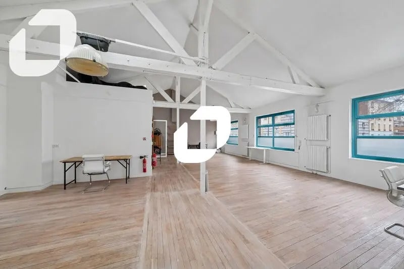 Office in Saint-Ouen-sur-Seine to rent - Interior Photo - Image 2 of 7