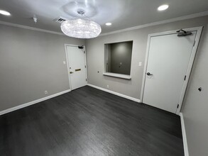 435 N Roxbury Dr, Beverly Hills, CA for rent Interior Photo- Image 1 of 8