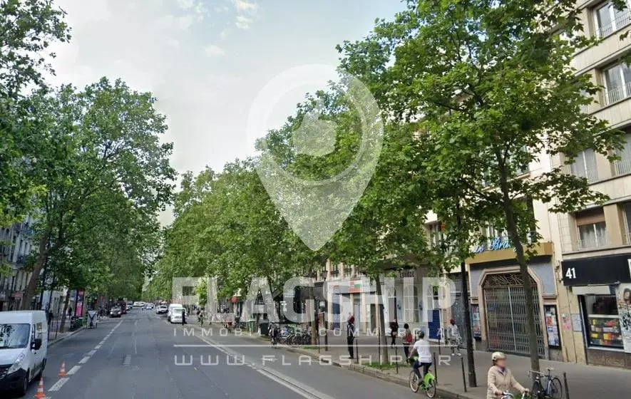 Office in Paris for sale Building Photo- Image 1 of 4