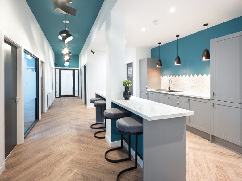 54 Cook St, Glasgow to rent - Interior Photo - Image 3 of 13