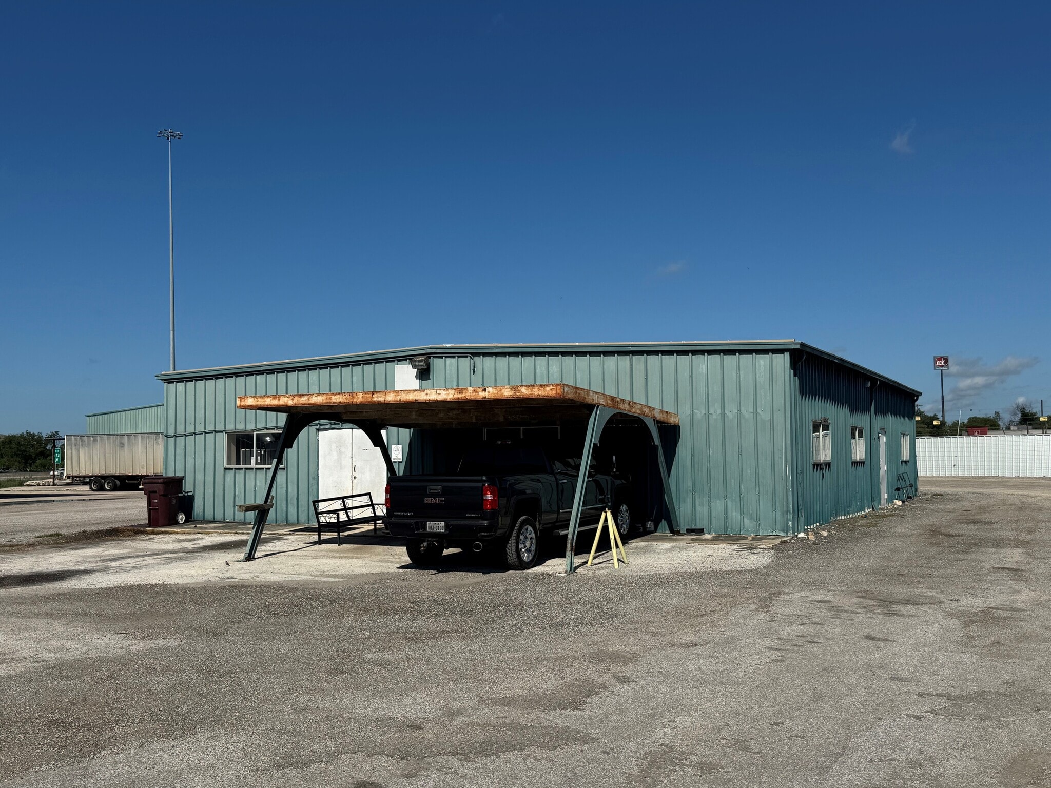 530 Steves Ave, San Antonio, TX to rent Building Photo- Image 1 of 1