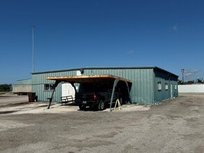 530 Steves Ave, San Antonio, TX to rent Building Photo- Image 1 of 1